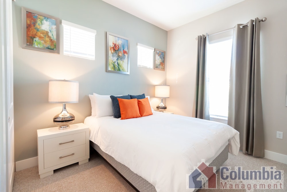 Summerville Vacation Homes by Columbia Management