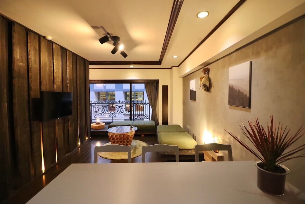 sunmallcrest403