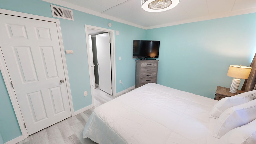 Sea Palm 2b 2 Bedroom Condo