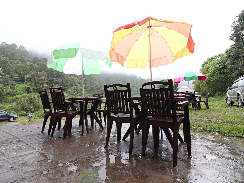 OYO 15919 UK Retreat