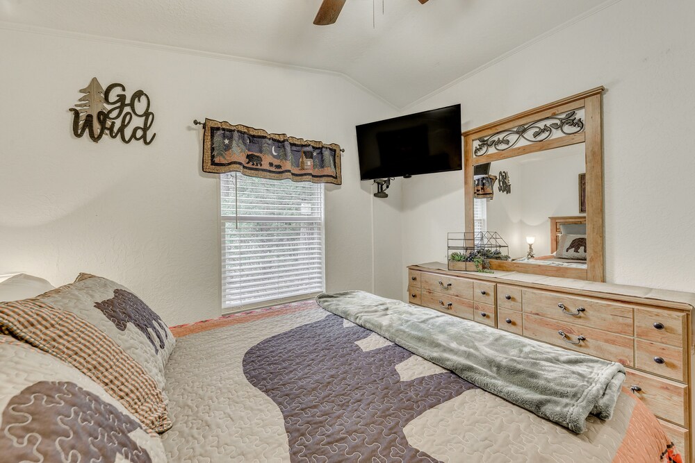 Alamogordo Vacations - Peaceful Cloudcroft Vacation Rental: Walk to Shops - Property Image 2