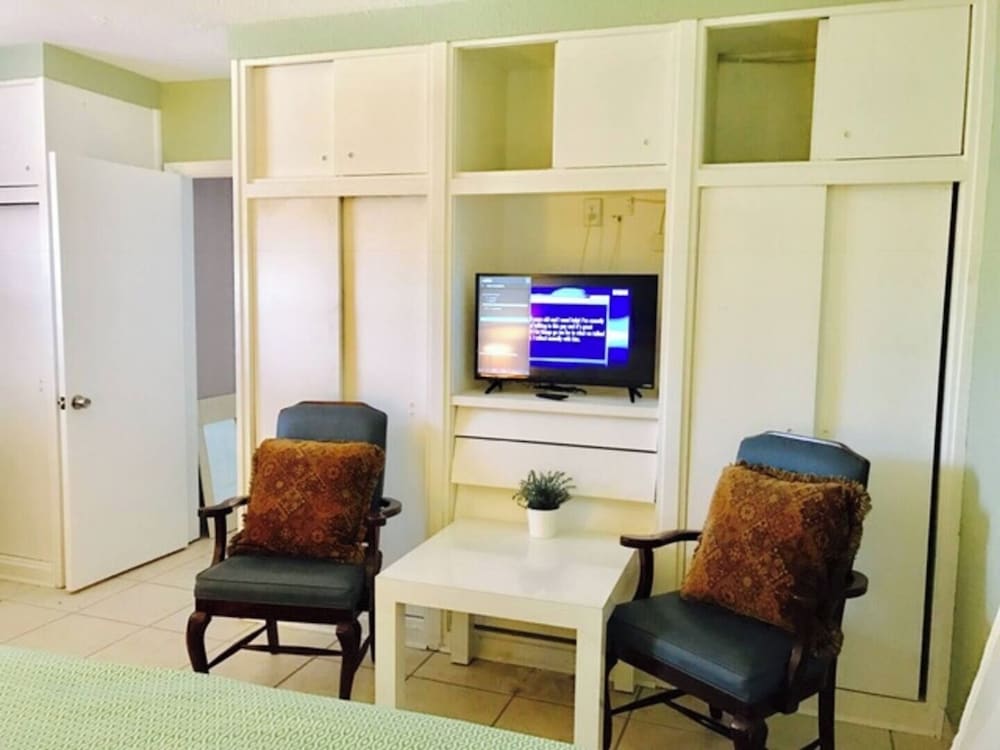 Cozy 2BR in Hollywood FL Pet Friendly