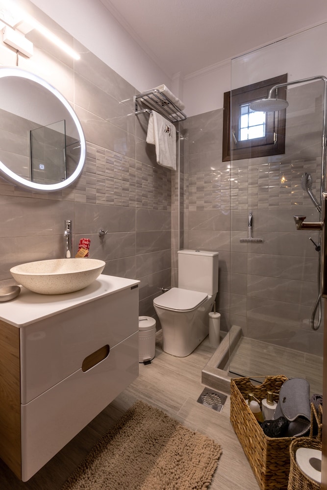 Rock Dandy La Maison De L’Ours | Top Fireplace Retreat
