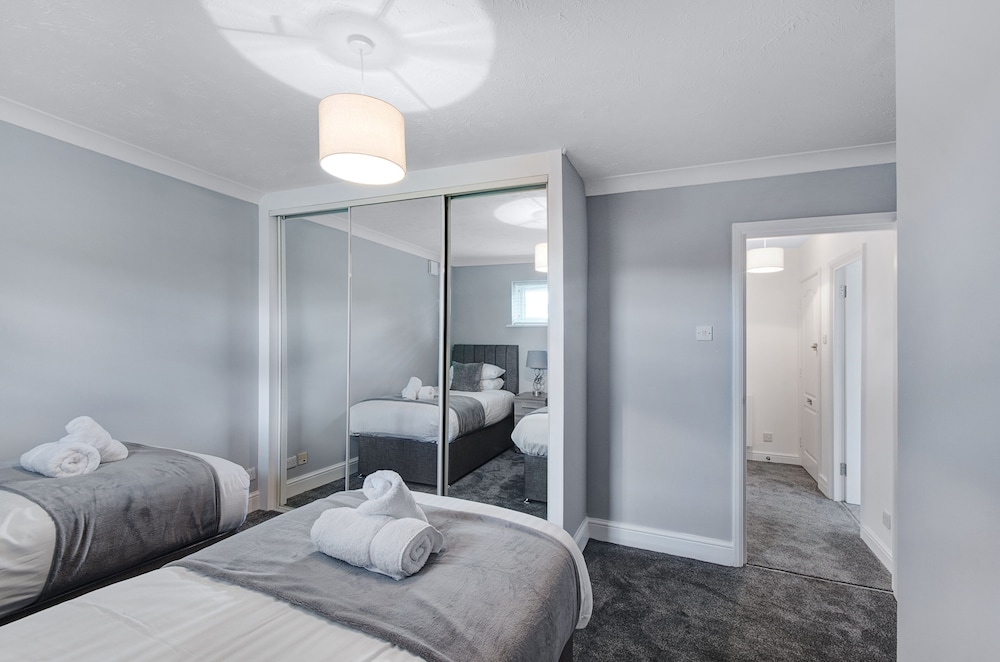 Karah Suites - The Galleria view 2