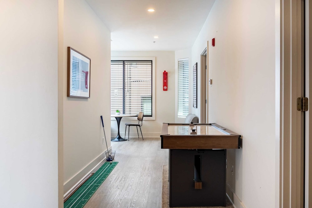 Sleeps 24 Rooftop, Game Room & Outdoor Spaces Just 10 Min to Broadway Outrider by Avantstay