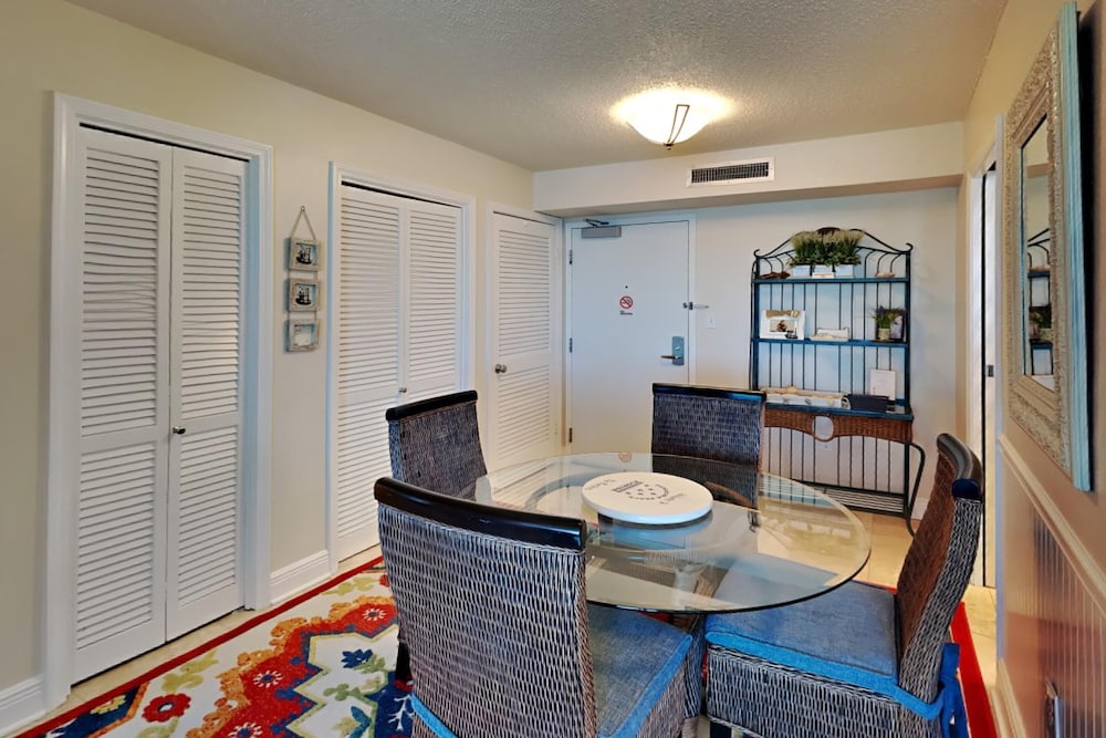 Sabine Yacht & Racquet by Southern Vacation Rentals, photo 5