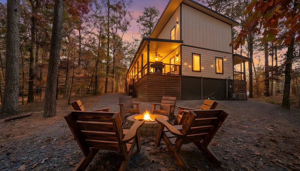 Feelin' Froggy Cabin for 11