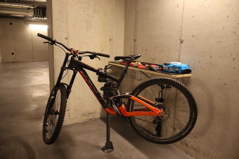 Family Bike Residence