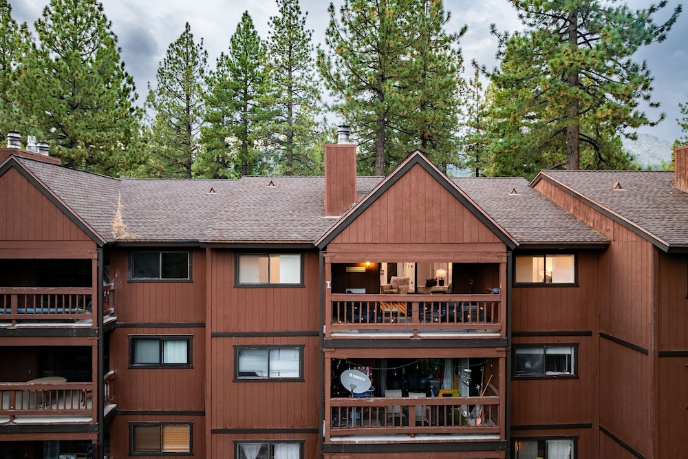 Incline Paradise by Avantstay Walk to Town Lake 5mins to Ski Resort