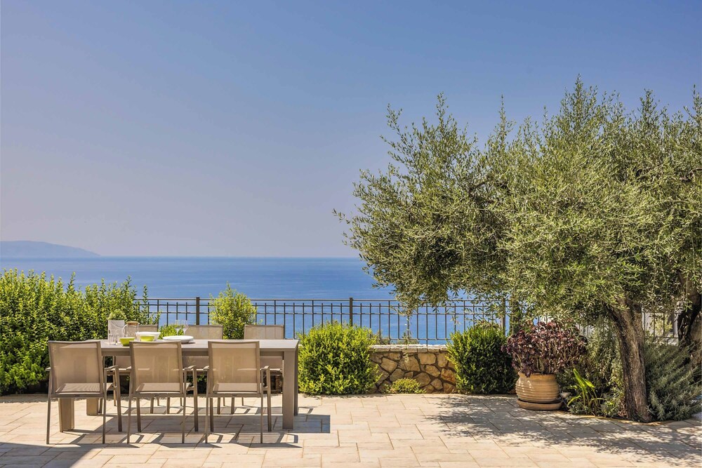 Villa Latos