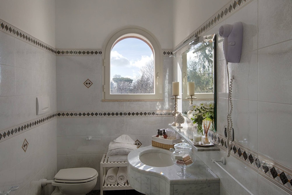 Luxury Villa In Sorrento Coast Strategic Location view 3