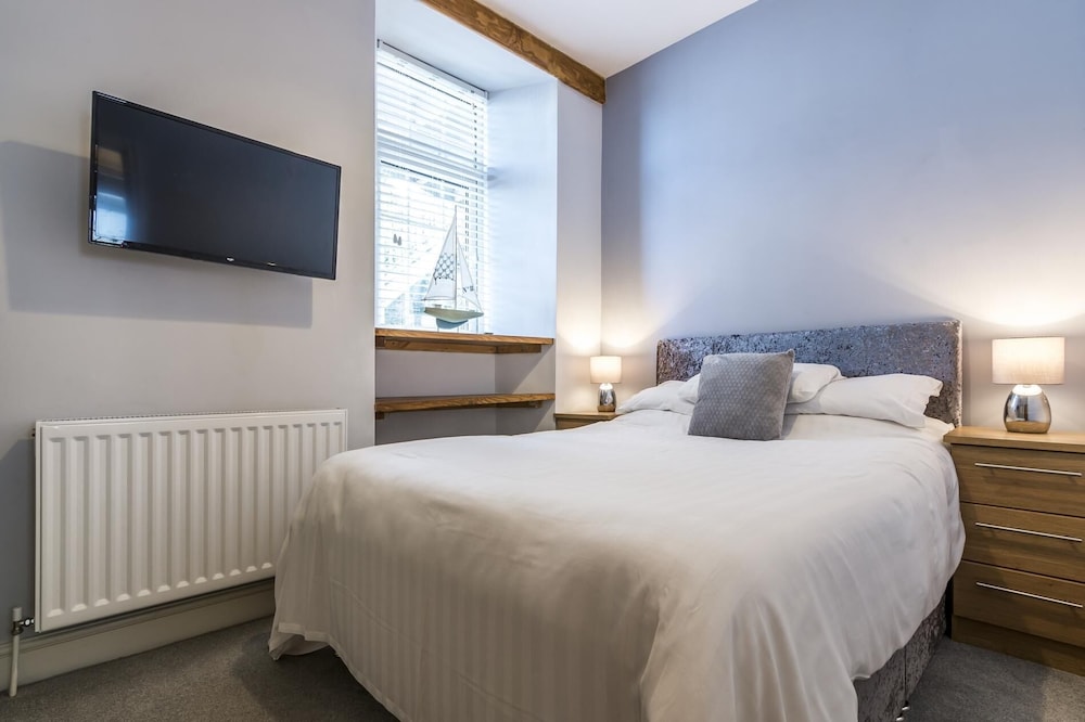 The Coach House - 3 Bedroom - Penally - Tenby view 3