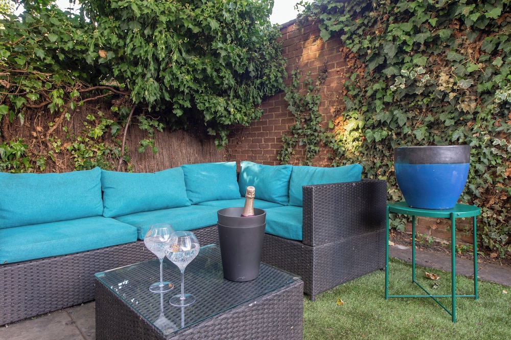 Stratford - Apartment - Sleeps 3 - Great Location