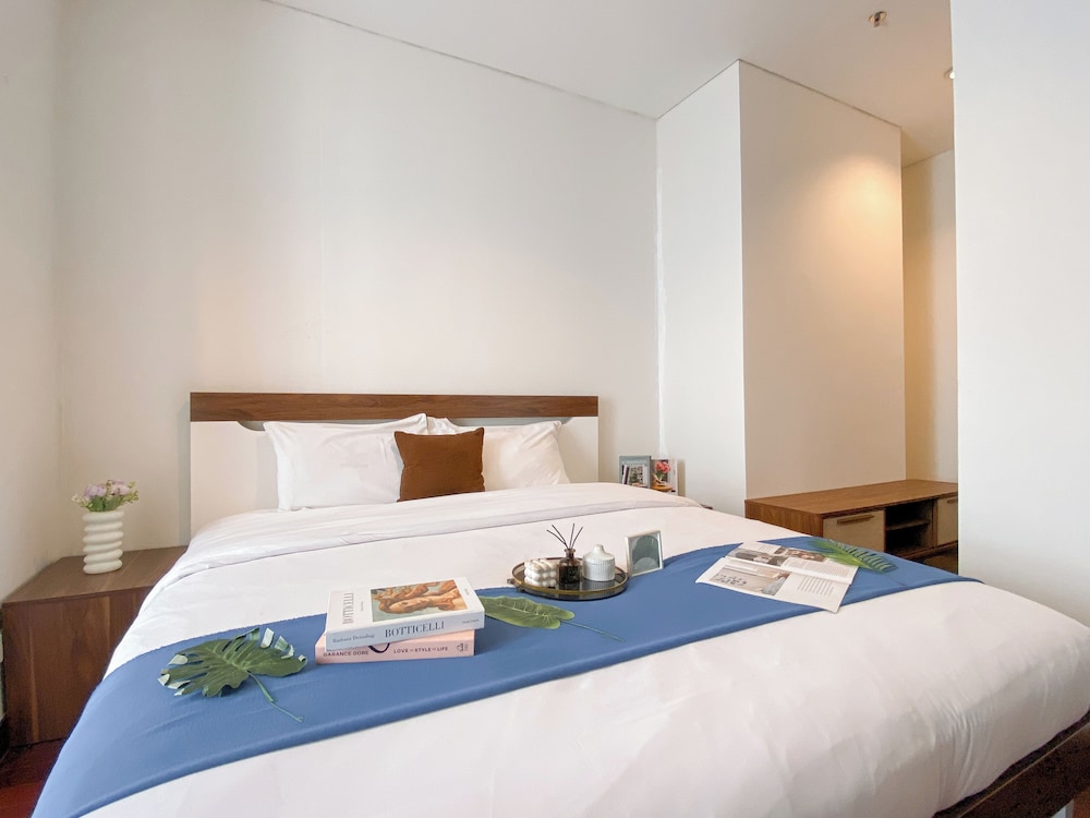 2Br Apartment Near Jakarta Kota Station At Lucky Tower Residence