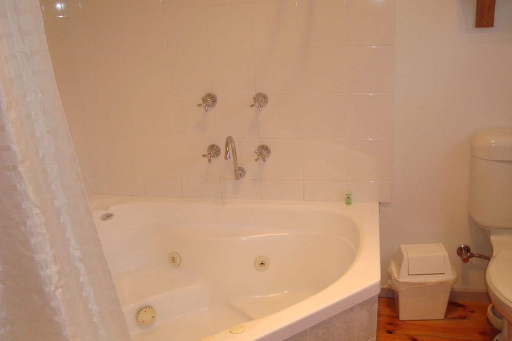 Escape To A 4br, 3ba W/recreation Room 4 Bedroom Villa by RedAwning view 5
