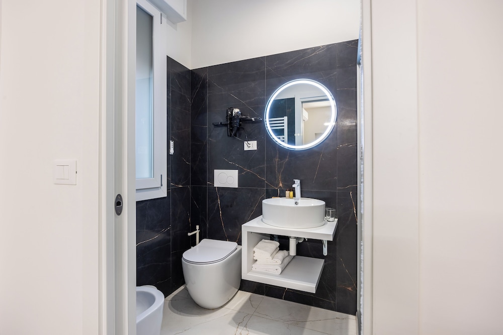 Excelsior Station Suite
