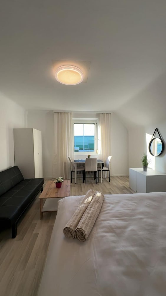 Cozy Garden Villa near Danube For 16P