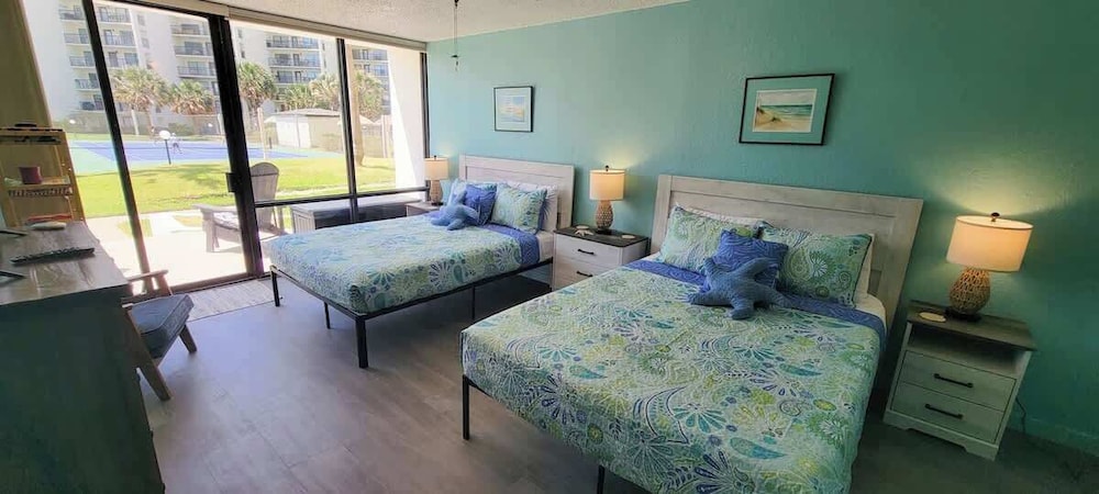 Beachfront Hotspot - New Furnishings - Pool - 1st Floor