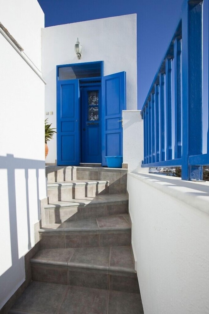 Heliotropio Studios & Apartments