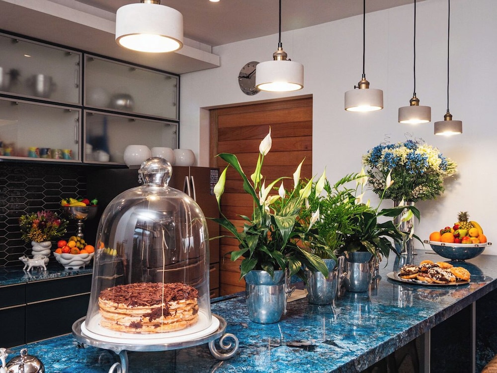 Boutique Ocean Views incorporating Wend