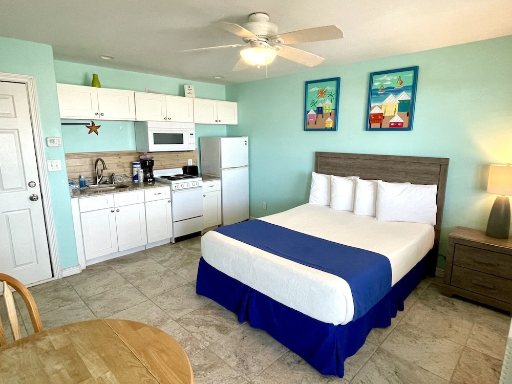 Beachgate Condo Suites And Hotel 234+235+236 3 Bedroom Condo