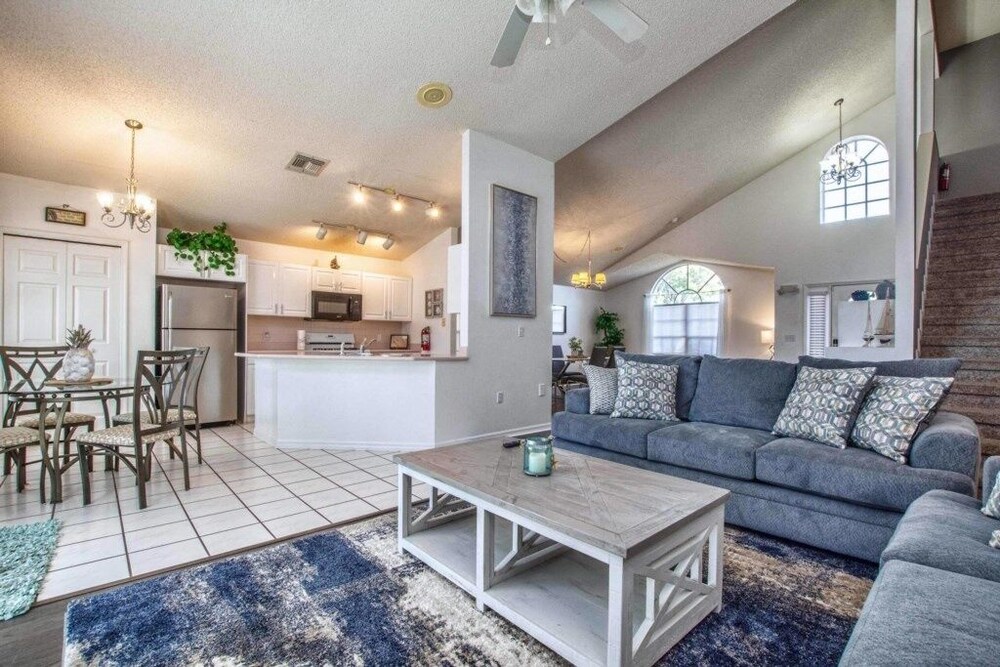 Beautiful Waterfront Home Close To Disney!large Spacious Layout, Pool & Wifi 4 Bedroom Home