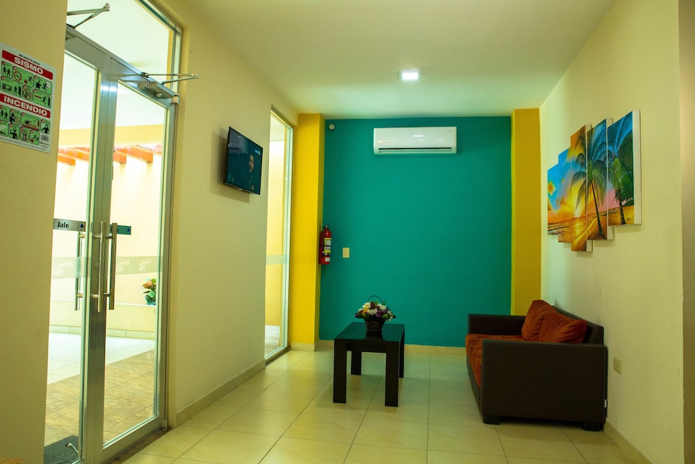 Lobby & Reception