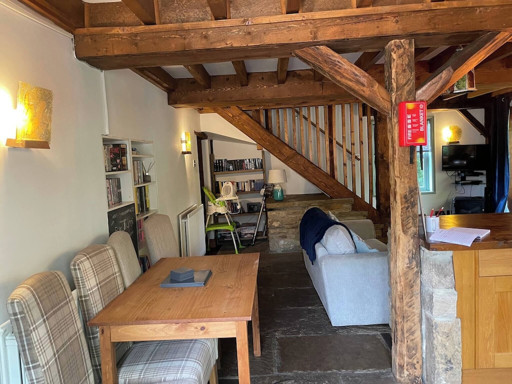 ๐ฟ Quaint Country Cottage With Valley Views, Dog-friendly & Horse-friendly