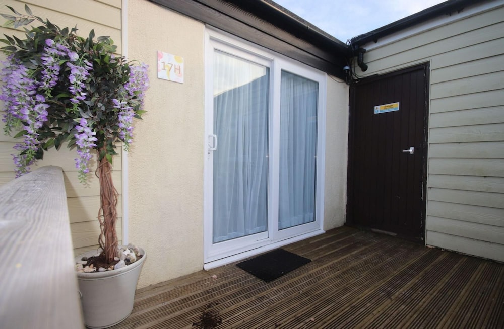 17H Medmerry Park 2 Bedroom Chalet view 2