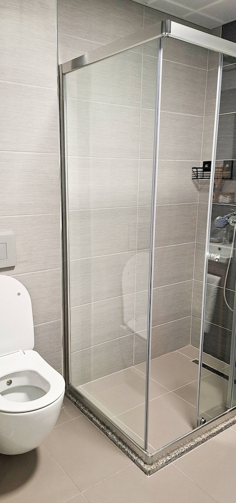 Deluxe Two Bedroom Condo & Pool on 5th Floor