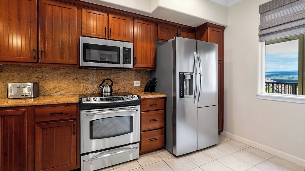 Family-friendly Waikoloa Villa - Pools, Golf & Walk to A-bay Adventures - Vrkcv