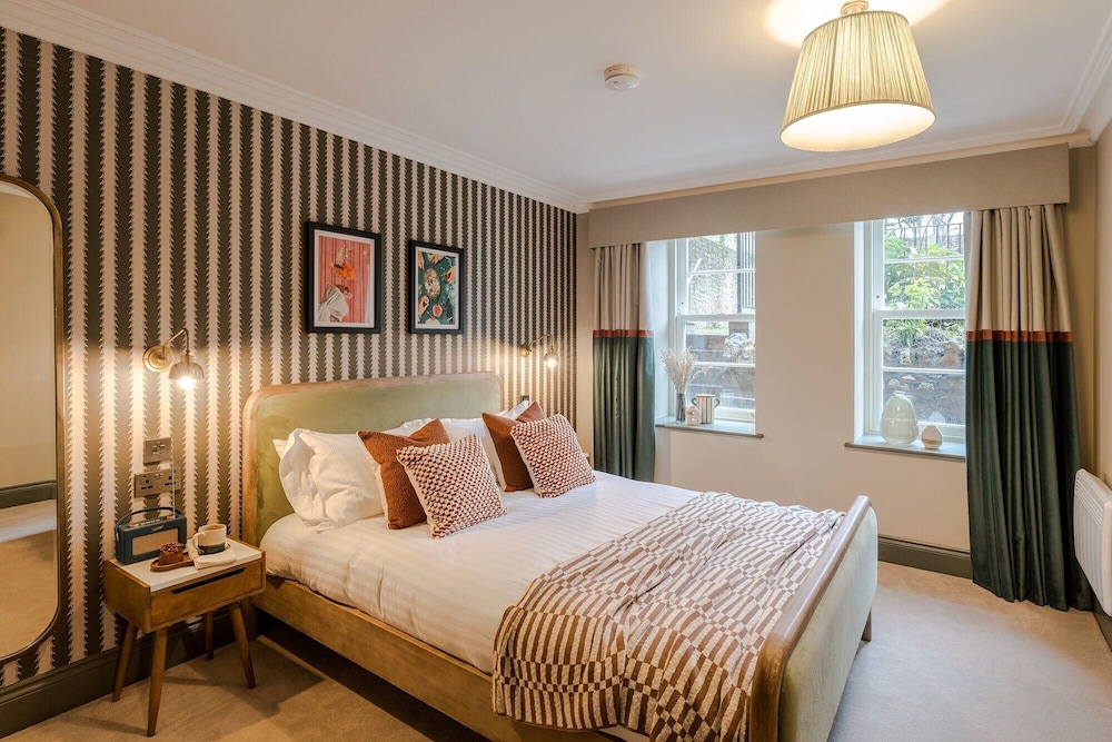 Your Apartment - Pembroke House