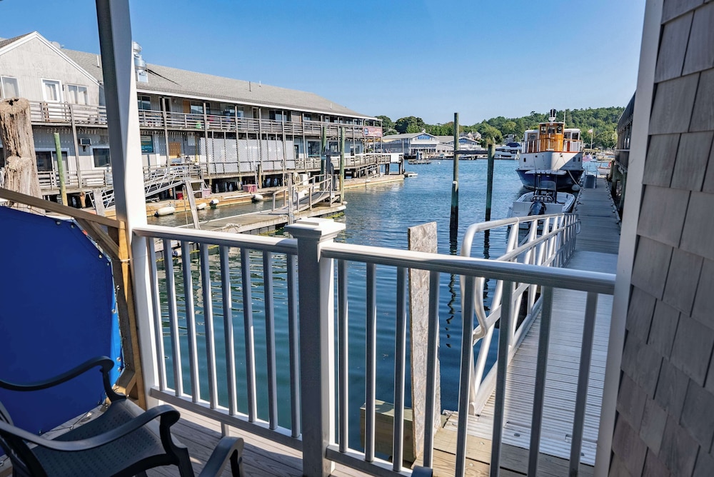 Fishermans Wharf Inn