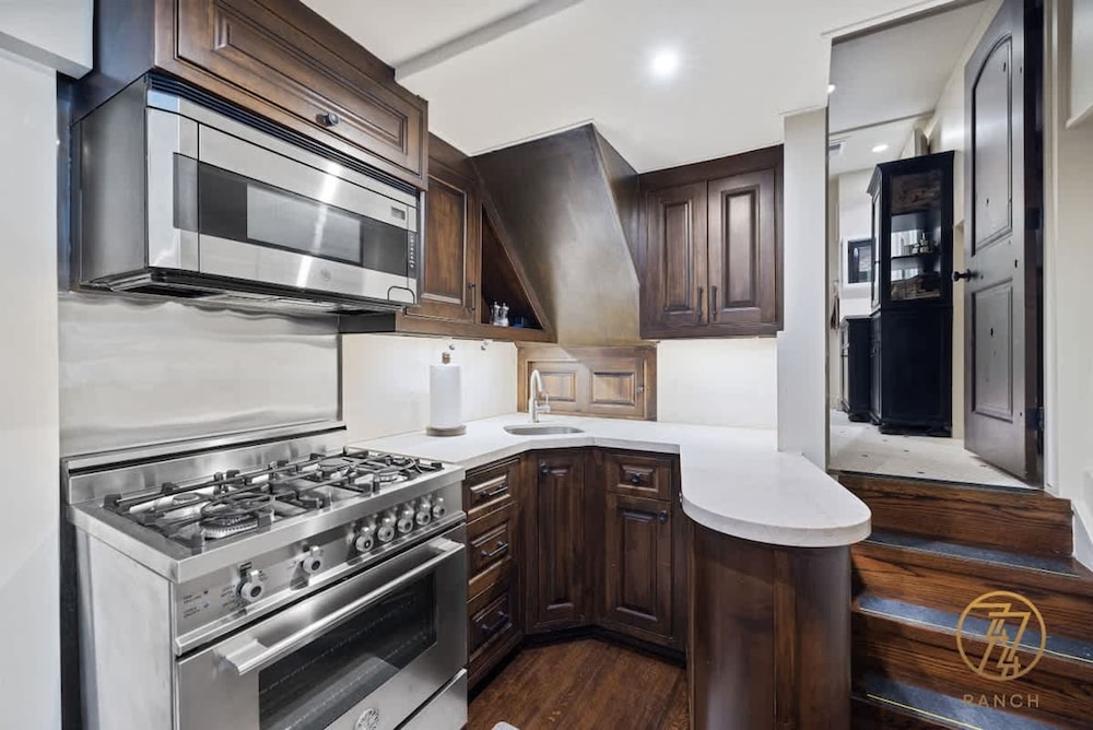 7744 Ranch Entire Resort