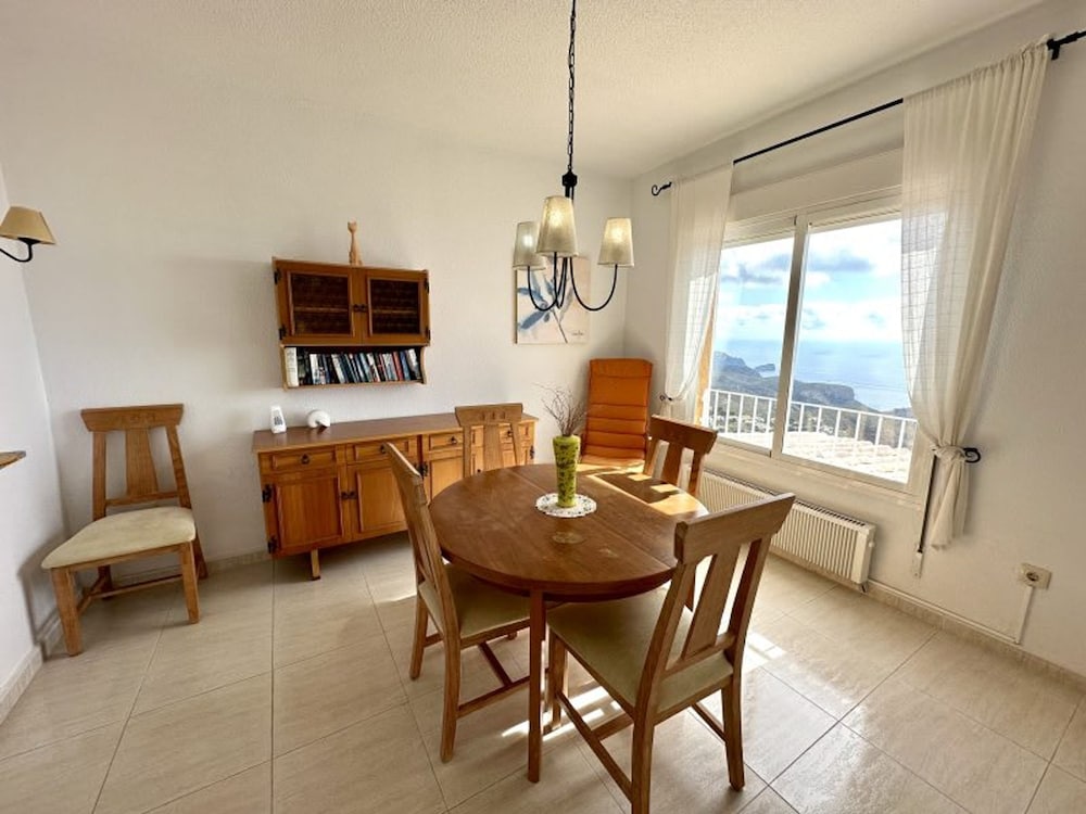 Two Bedroom Apartment With Breath-taking Views