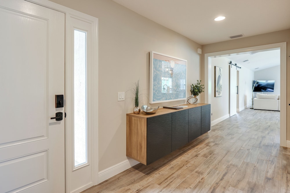 Golf Cart & Home Office: The Villages Retreat!