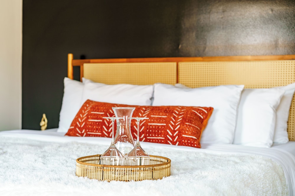 Jungle House Boutique Residences – Downtown Columbus & Short North