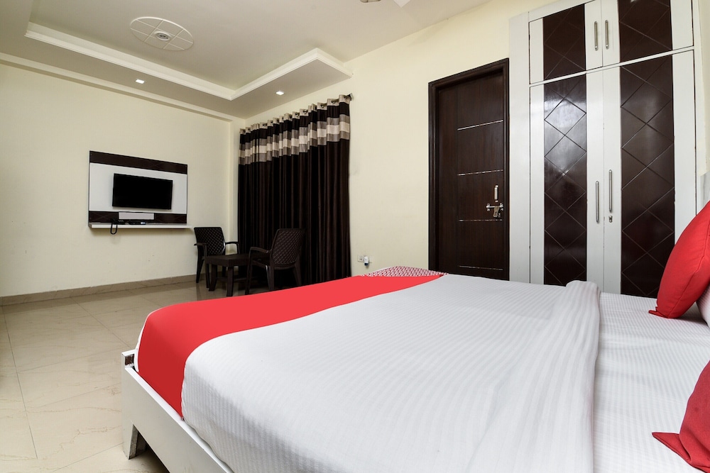 OYO 8500 Hotel Sun Palace Residency