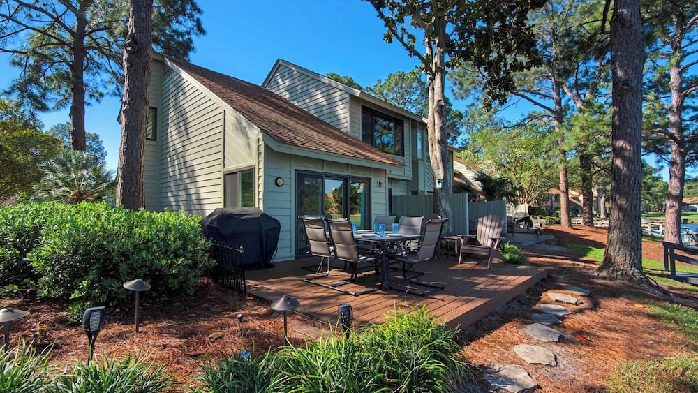 Waterfront Retreat in Sandestin w/ Golf Cart & Free Attraction Tickets!