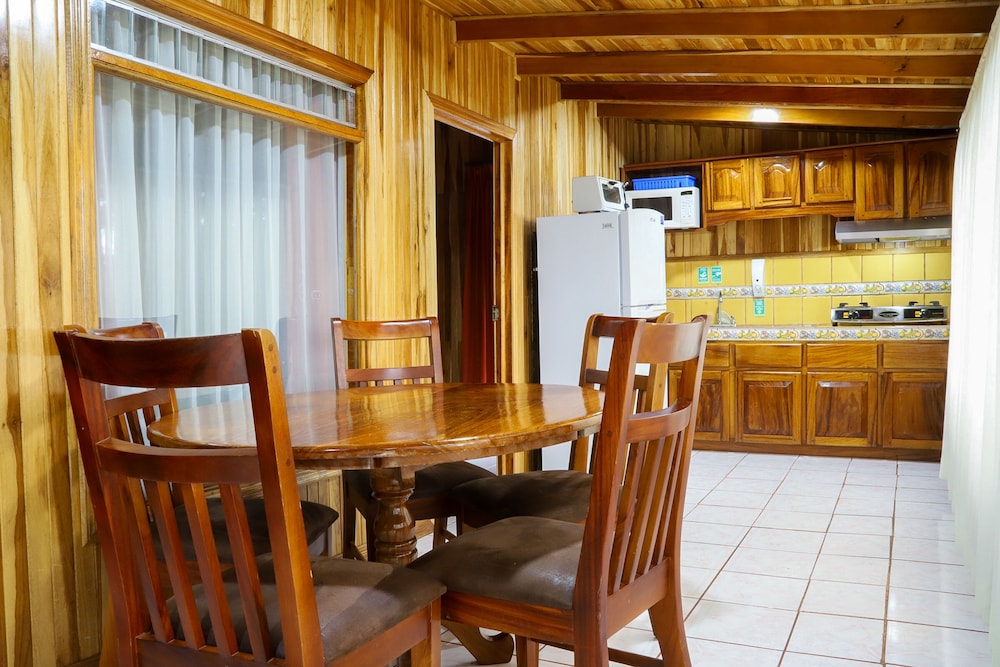 Los Pinos Cabanas y Jardines