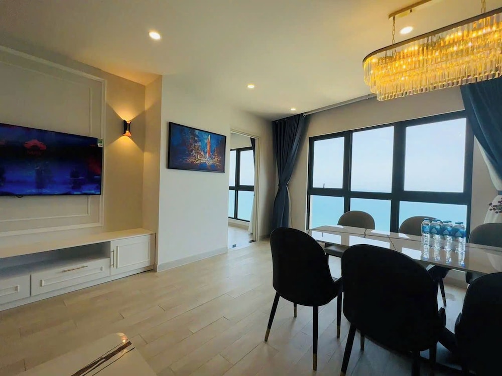 Gold Coast Balcony Serviced Apartment