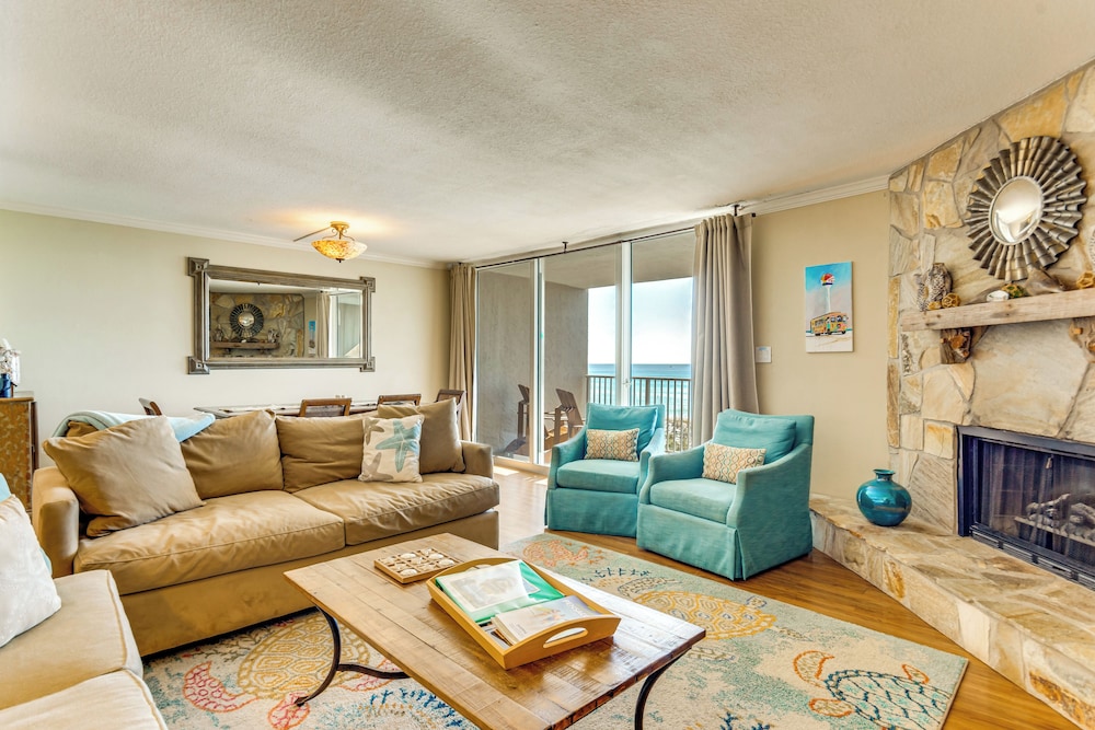 Direct Sand Access! Family Pensacola Beach Retreat