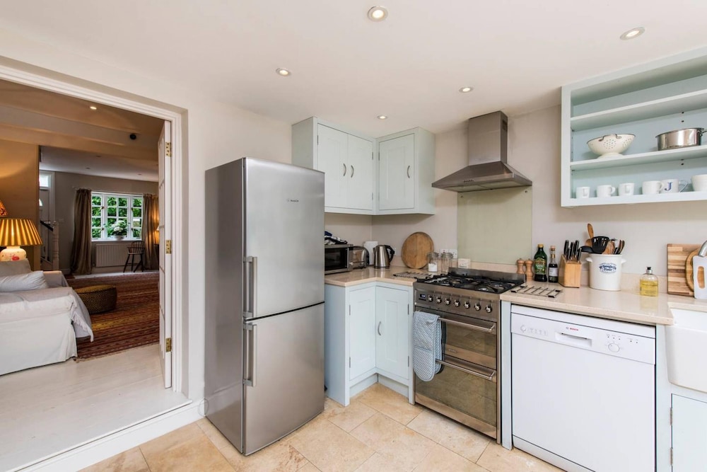 Delightful 2-bed Home Fulham
