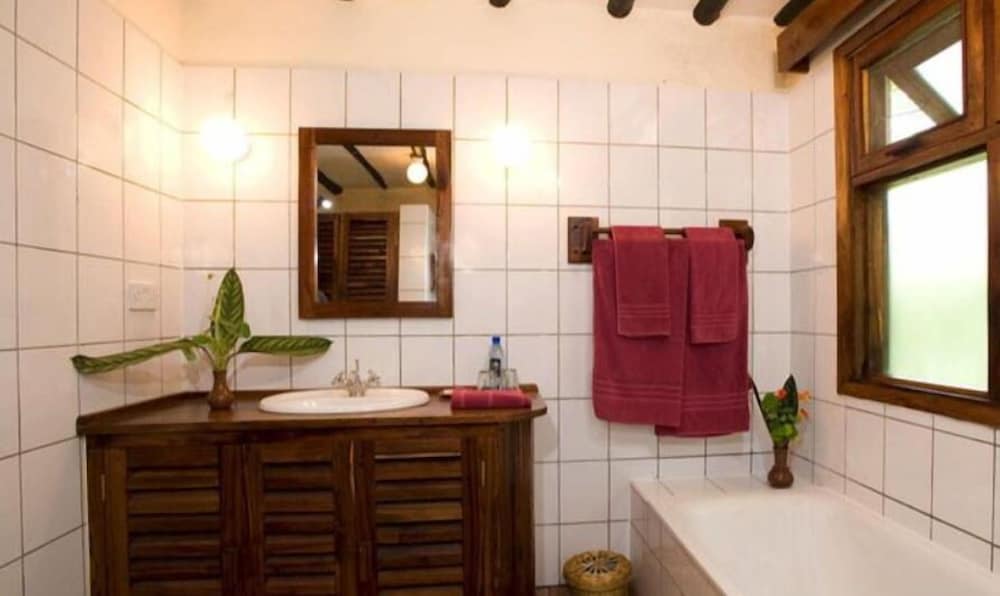 Moivaro Coffee Plantation Lodge