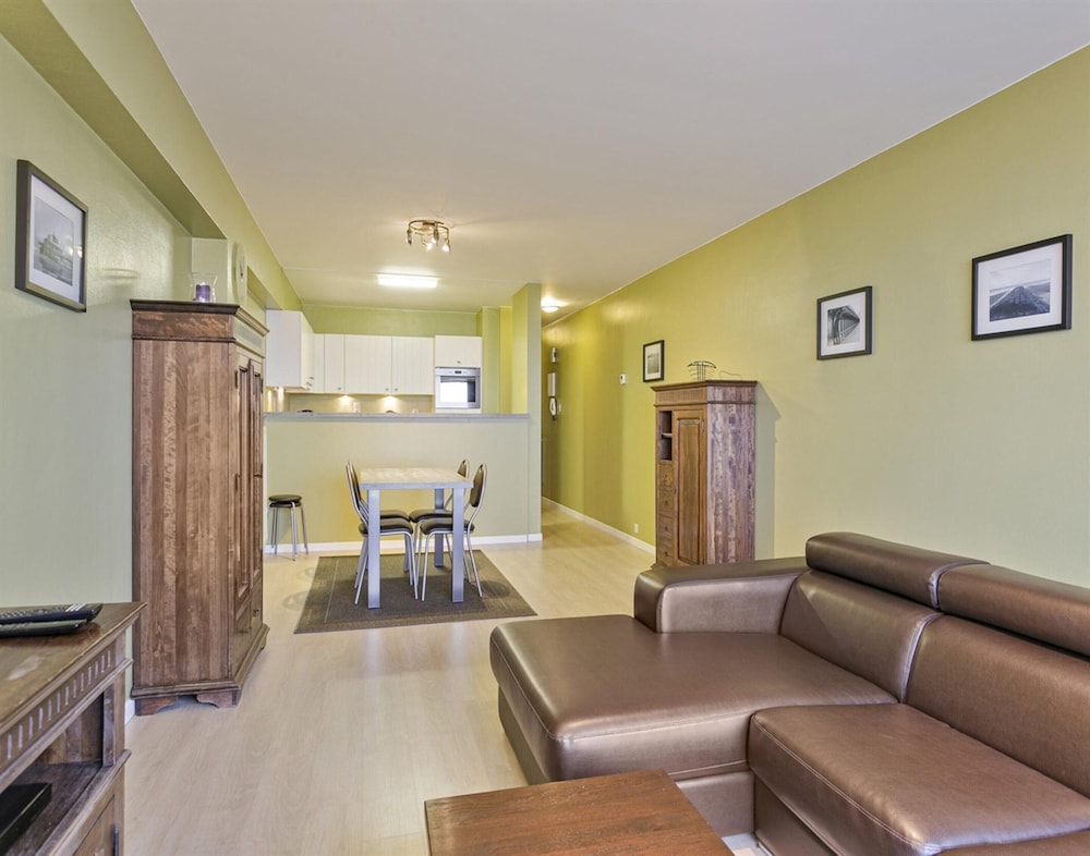 Flat in Blankenberge Near Belgium Pier