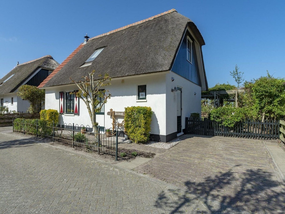 Villa w/ Electric Charging & Parking