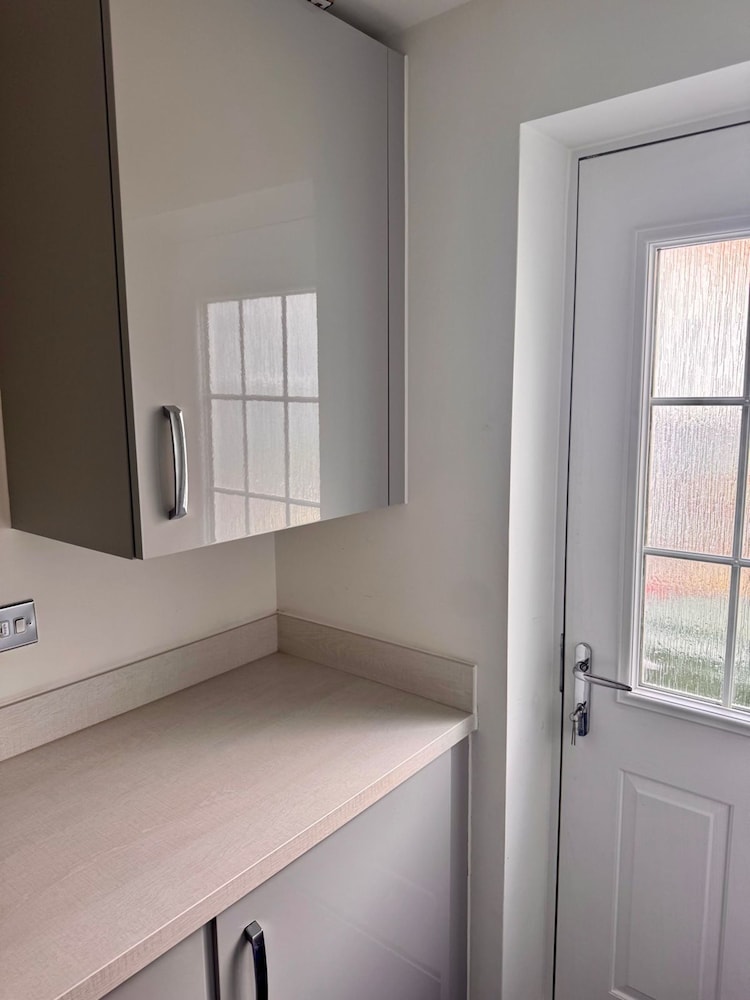 Luxurious Majestic 4 Bedroom- Free Parking