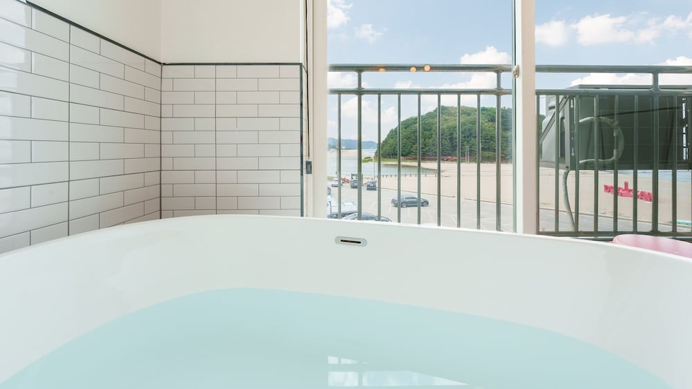 Samcheok Kong & Bee Ocean View Spa Pensi