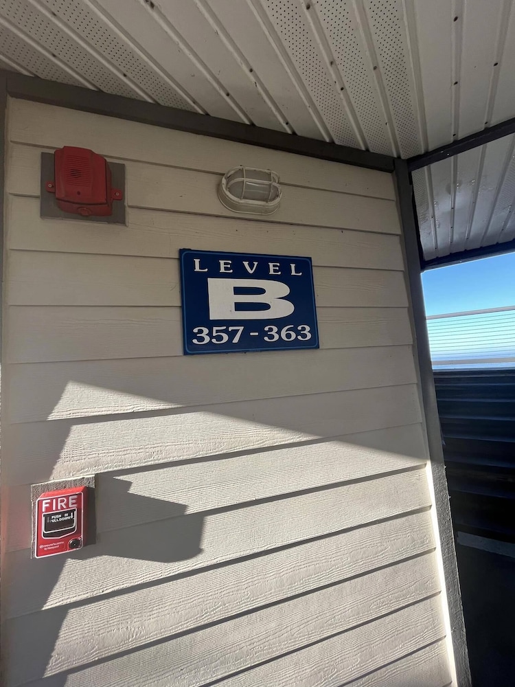 Sunset Oceanfront Lodging