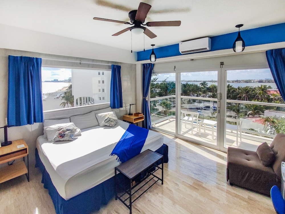 Paradise Beachfront & Nightlife Heart